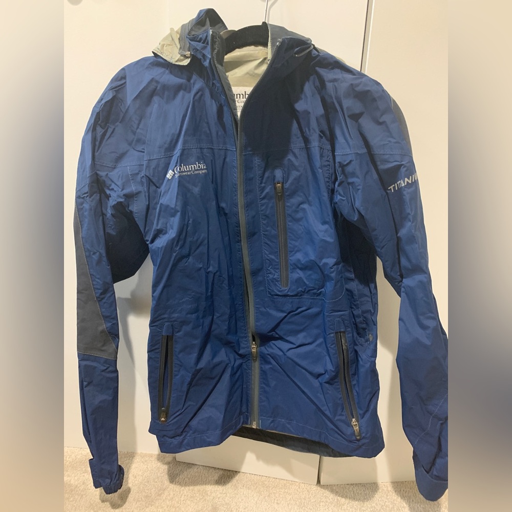 Men’s Columbia Titanium Rain jacket Medium